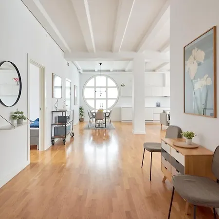 Super Stylish 3-bedroom In Center דירה