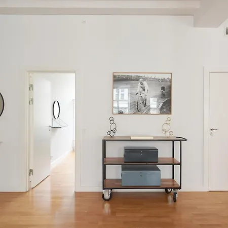 Super Stylish 3-bedroom In Center דירה קופנהגן